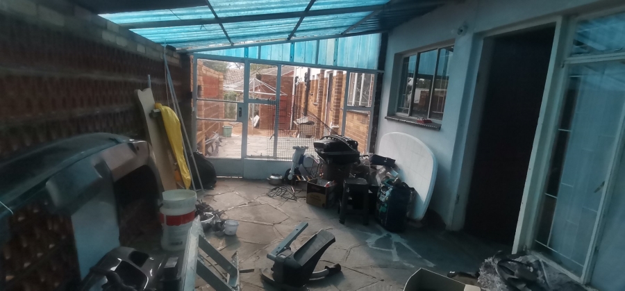 4 Bedroom Property for Sale in Roosheuwel North West